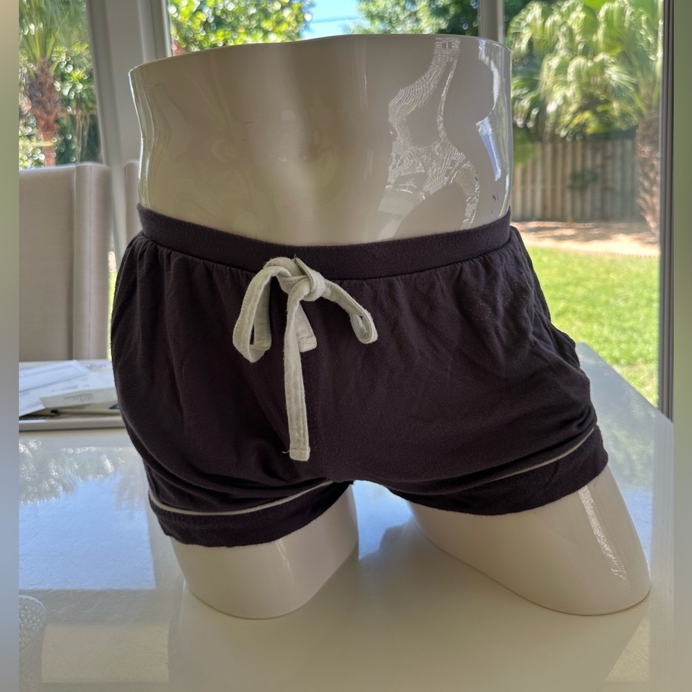 Ladies shorts 🩳 - Picture 8 of 10